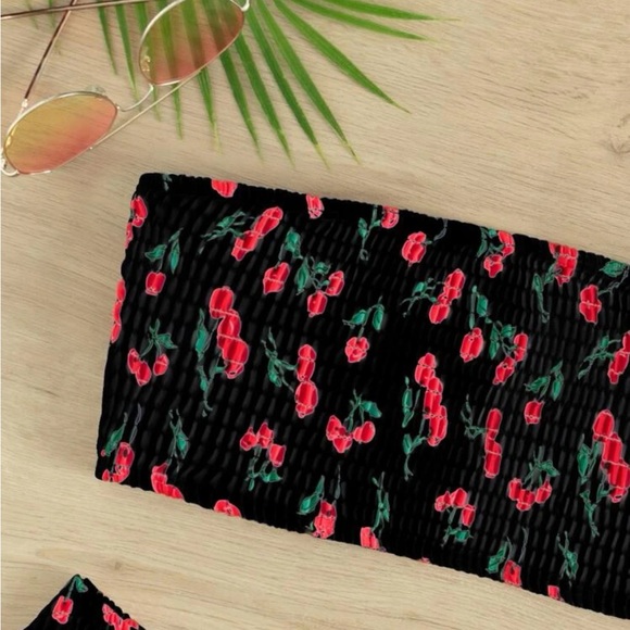 Ditsy Floral Smocked Detachable Straps Bikini Swimsuit - Picture 4 of 4